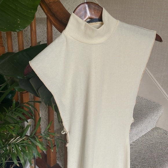 PrettyLittleThing Ribbed Pale Yellow Maxi Dress - Picture 3 of 12